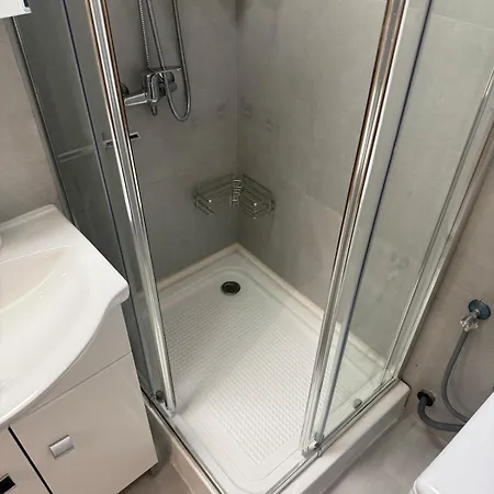 Peaceful & Cozy 2-room Flat شقة بوخارست